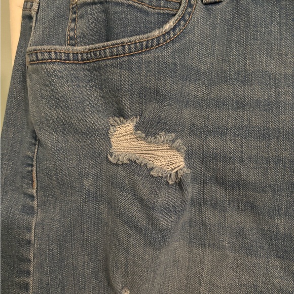 Jennifer Lopez Woman’s Denim Shorts, size 12 - Picture 3 of 6